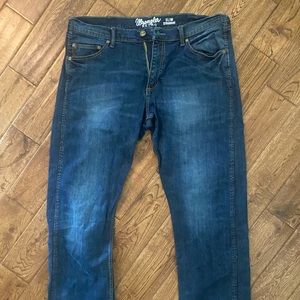 Men’s wrangler retro slim straight jeans